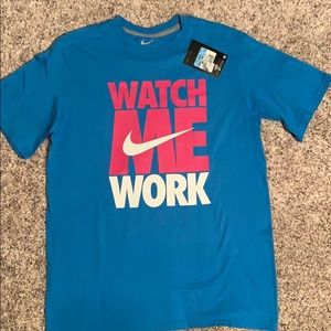 Boys M Nike tee NWT